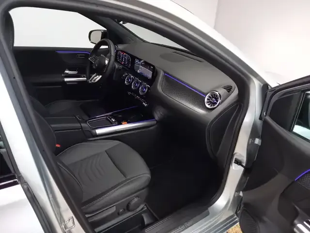 Mercedes-Benz B 220