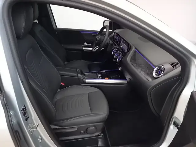 Mercedes-Benz B 220