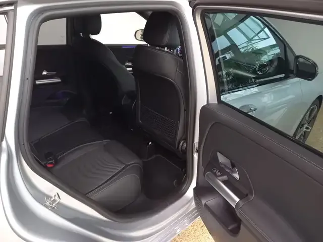 Mercedes-Benz B 220