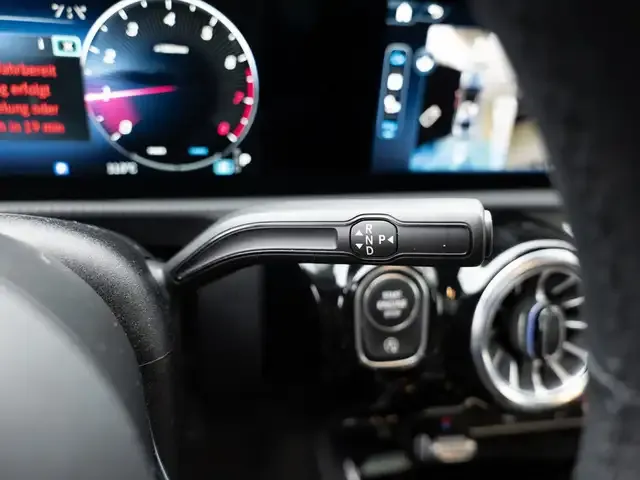 Mercedes-Benz CLA 220