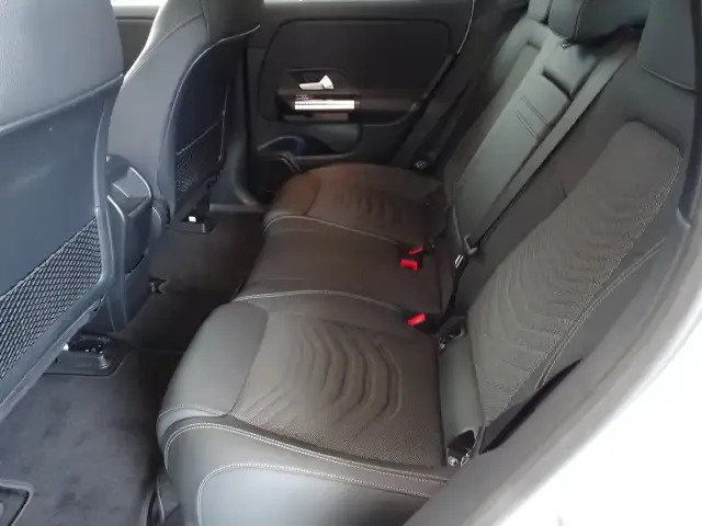 Mercedes-Benz EQA 300