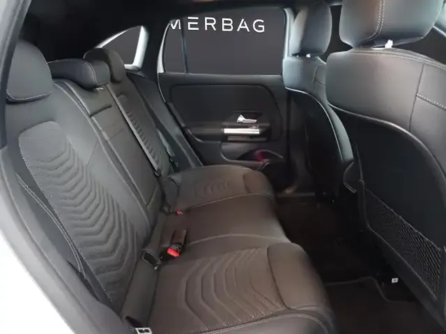 Mercedes-Benz EQA 300