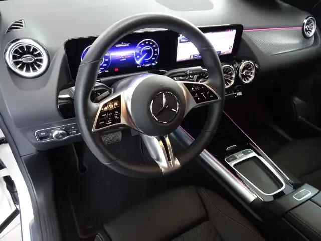 Mercedes-Benz EQA 300
