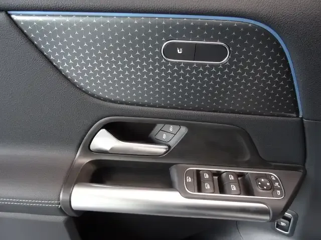 Mercedes-Benz EQA 300