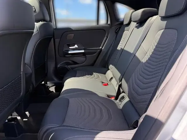 Mercedes-Benz GLA 180