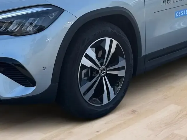 Mercedes-Benz GLA 180