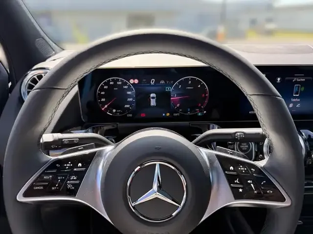 Mercedes-Benz GLA 180