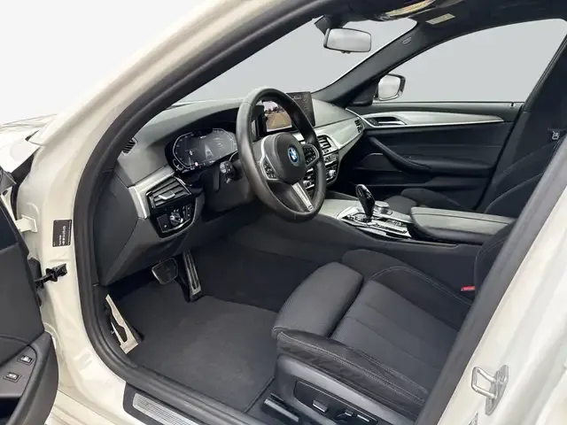 BMW 545