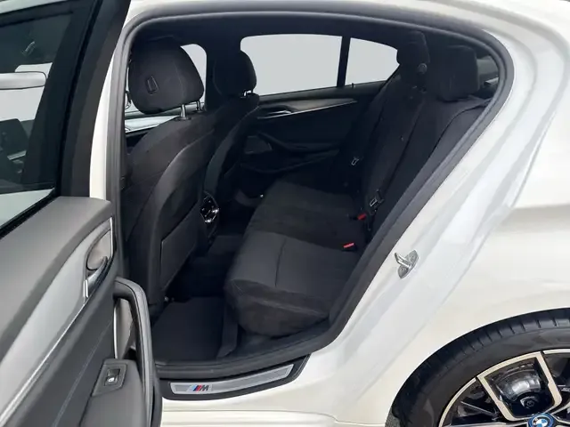 BMW 545