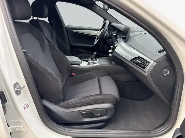 BMW 545