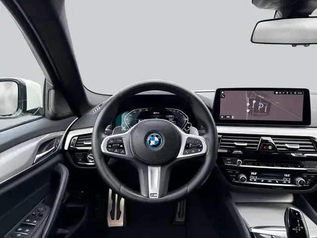 BMW 545
