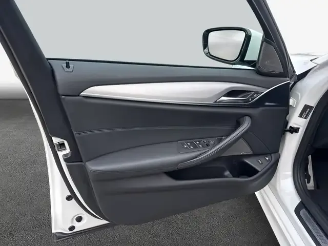 BMW 545