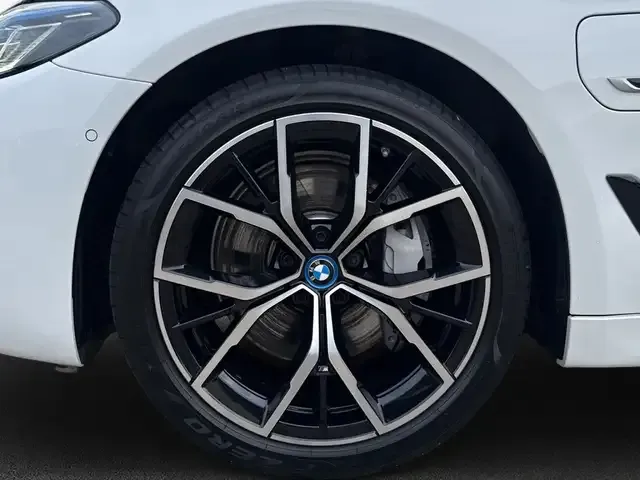 BMW 545