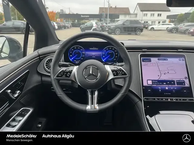 Mercedes-Benz EQE 300