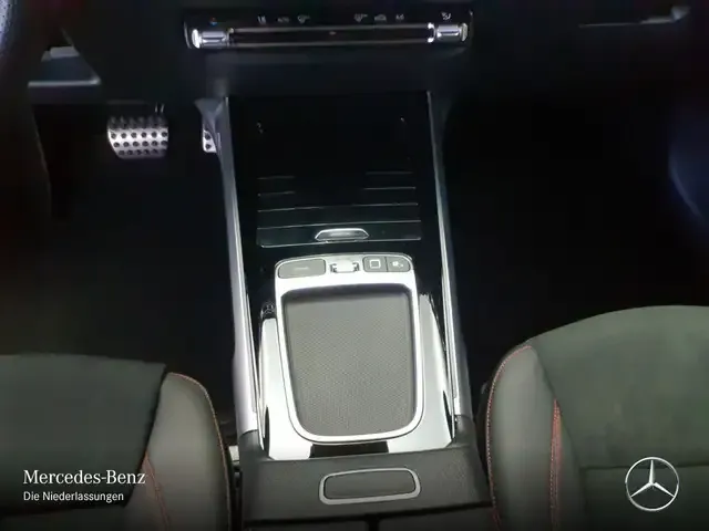 Mercedes-Benz GLB 220