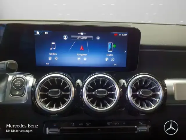 Mercedes-Benz GLB 220