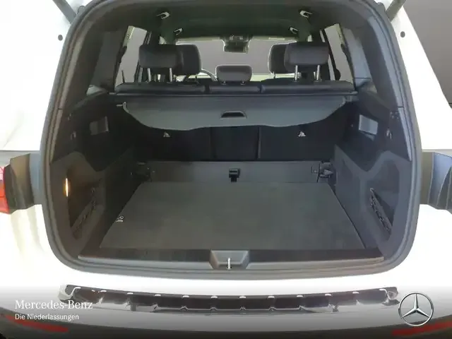 Mercedes-Benz GLB 220