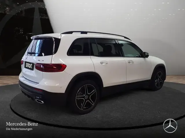 Mercedes-Benz GLB 220