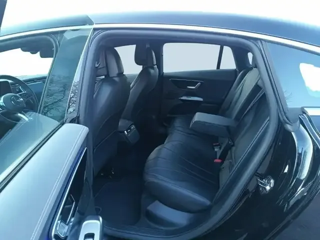 Mercedes-Benz EQE 300