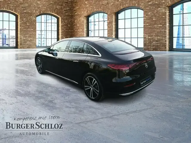 Mercedes-Benz EQE 300