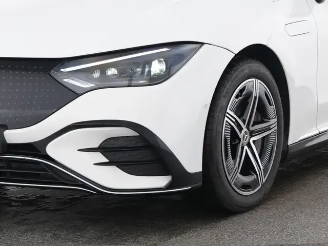 Mercedes-Benz EQE 300
