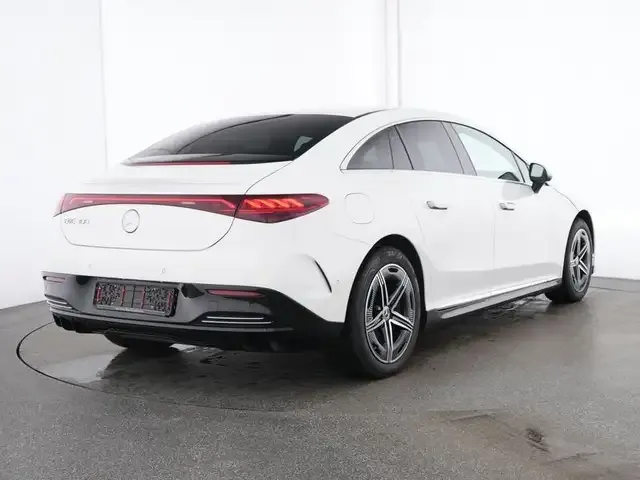 Mercedes-Benz EQE 300
