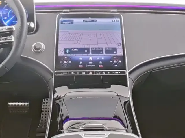 Mercedes-Benz EQE 300