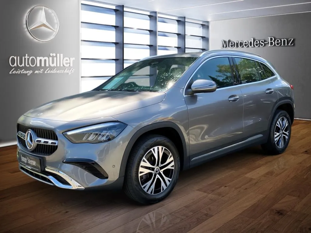 Mercedes-Benz GLA 200
