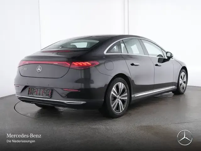 Mercedes-Benz EQE 300