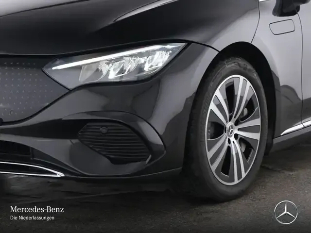 Mercedes-Benz EQE 300