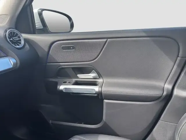 Mercedes-Benz EQB 300