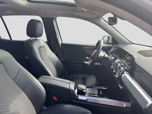 Mercedes-Benz EQB 300