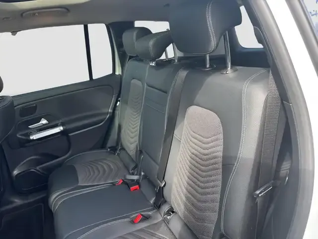 Mercedes-Benz EQB 300