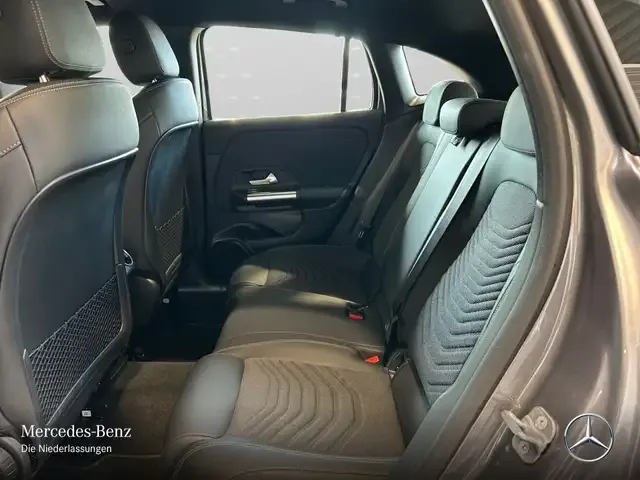 Mercedes-Benz GLA 180
