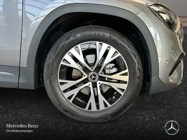 Mercedes-Benz GLA 180