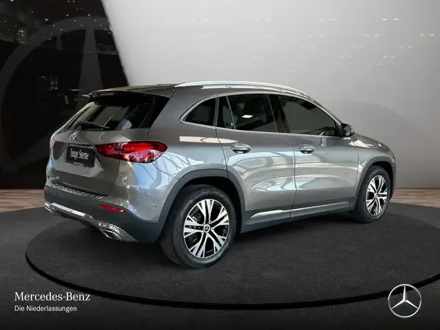Mercedes-Benz GLA 180