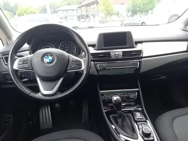 BMW 220