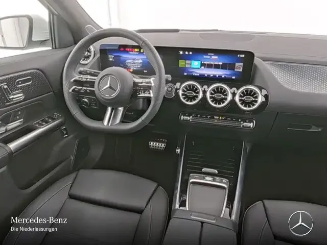 Mercedes-Benz EQA 300