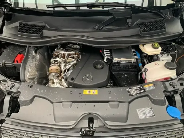 Mercedes-Benz V 250