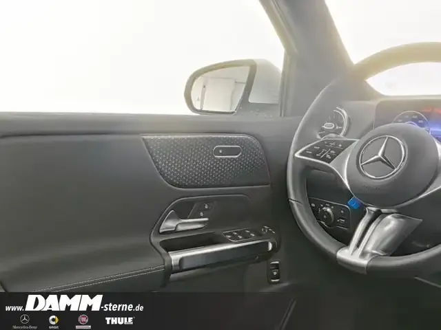 Mercedes-Benz EQB 300