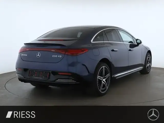 Mercedes-Benz EQE 43