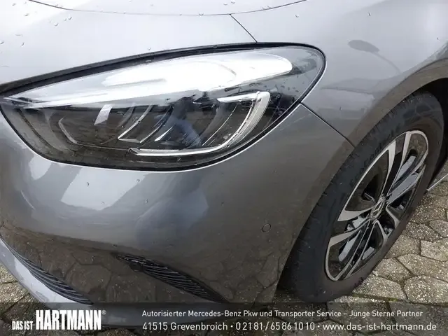 Mercedes-Benz B 180