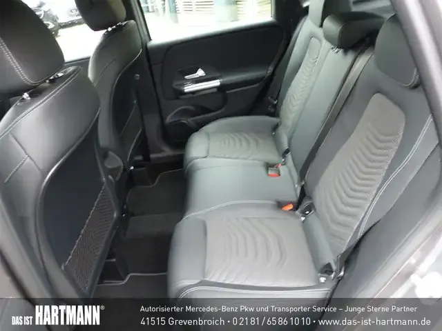 Mercedes-Benz B 180