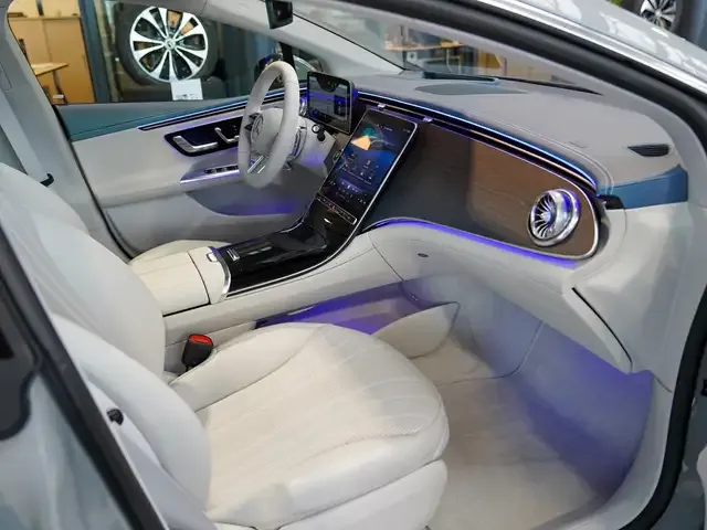 Mercedes-Benz EQE 350