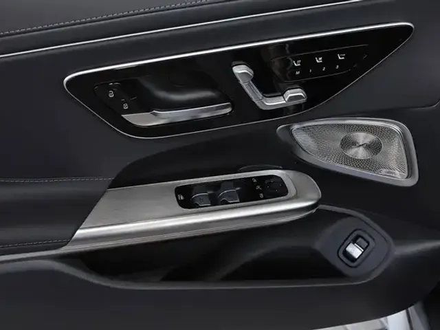 Mercedes-Benz CLE 300