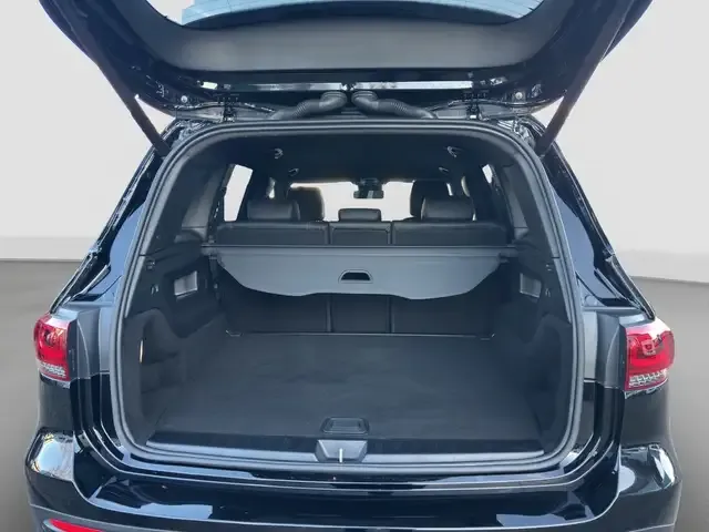 Mercedes-Benz GLB 220