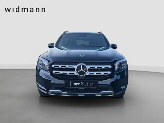 Mercedes-Benz GLB 220