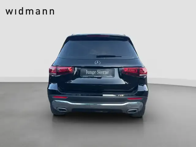 Mercedes-Benz GLB 220