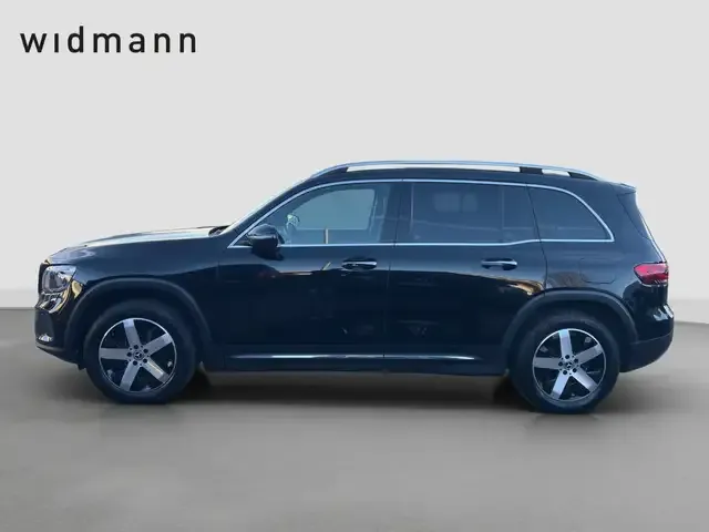 Mercedes-Benz GLB 220