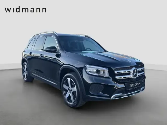 Mercedes-Benz GLB 220